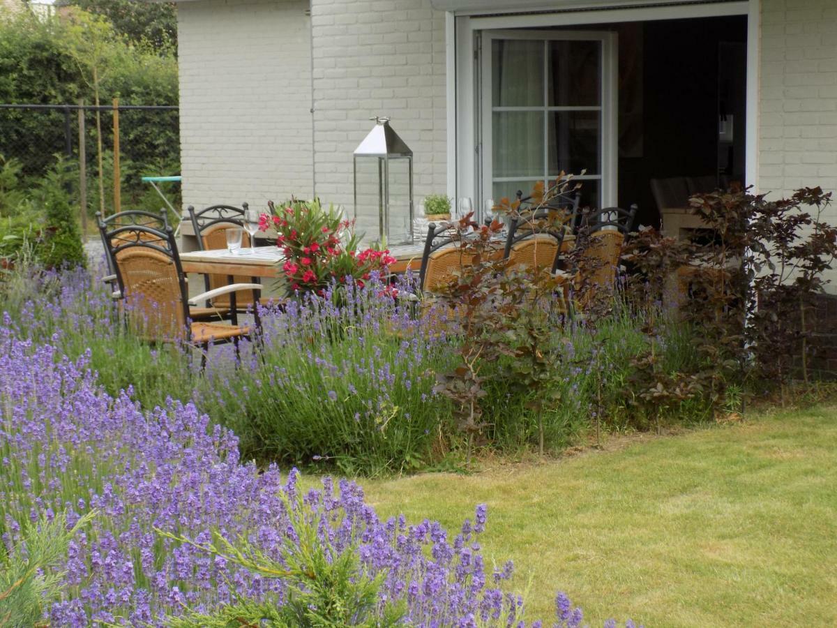 Villa Mooi Maasland Maaseik Exteriör bild